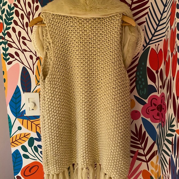 Gorgeous Boho sweater vest - Picture 2 of 4